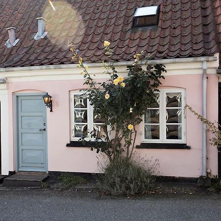 Skont Fiskerhus. Taet Pa By, Havn Og Havet Vila Marstal Exterior foto