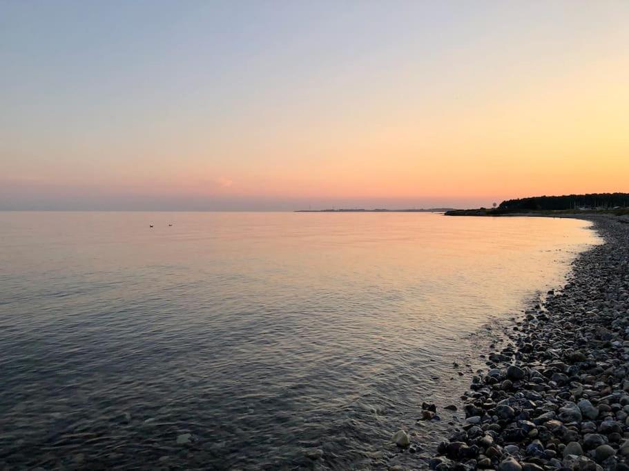 Skont Fiskerhus. Taet Pa By, Havn Og Havet Vila Marstal Exterior foto