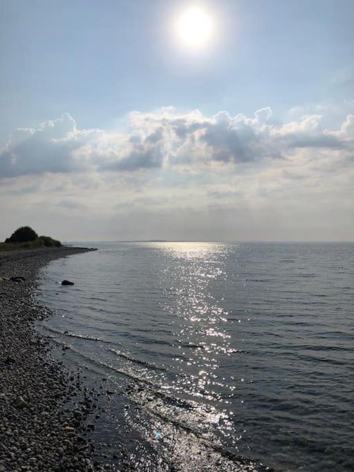 Skont Fiskerhus. Taet Pa By, Havn Og Havet Vila Marstal Exterior foto