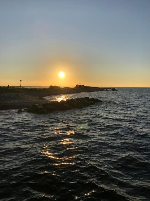 Skont Fiskerhus. Taet Pa By, Havn Og Havet Vila Marstal Exterior foto