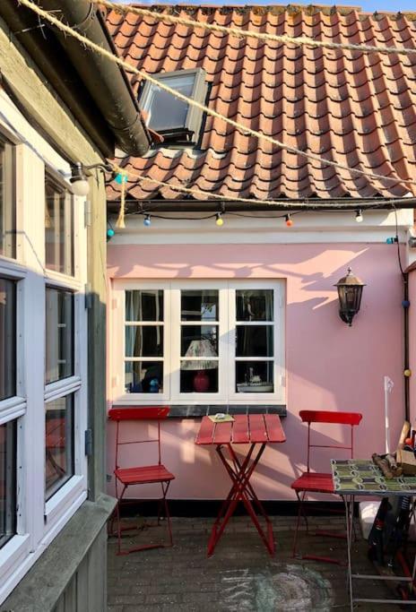 Skont Fiskerhus. Taet Pa By, Havn Og Havet Vila Marstal Exterior foto
