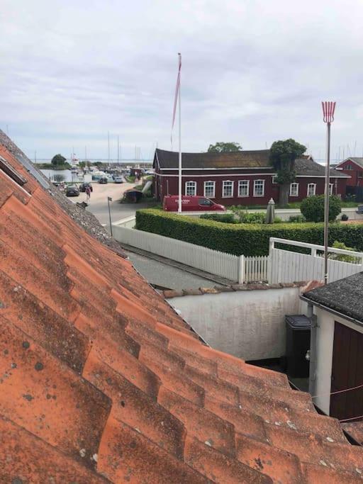Skont Fiskerhus. Taet Pa By, Havn Og Havet Vila Marstal Exterior foto