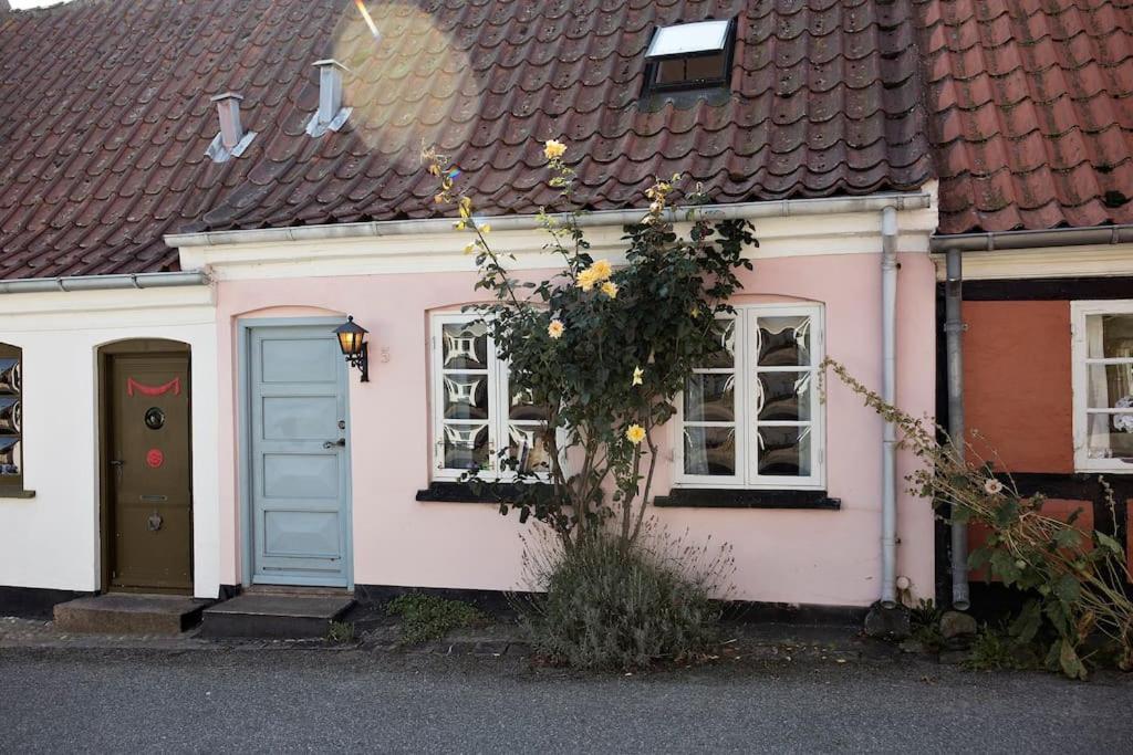 Skont Fiskerhus. Taet Pa By, Havn Og Havet Vila Marstal Exterior foto